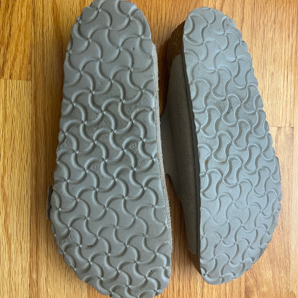 BIRKENSTOCK Women’s Size 39 / 8-8.5 Arizona Taupe Suede 2 Strap Cork Sandals - Picture 11 of 15